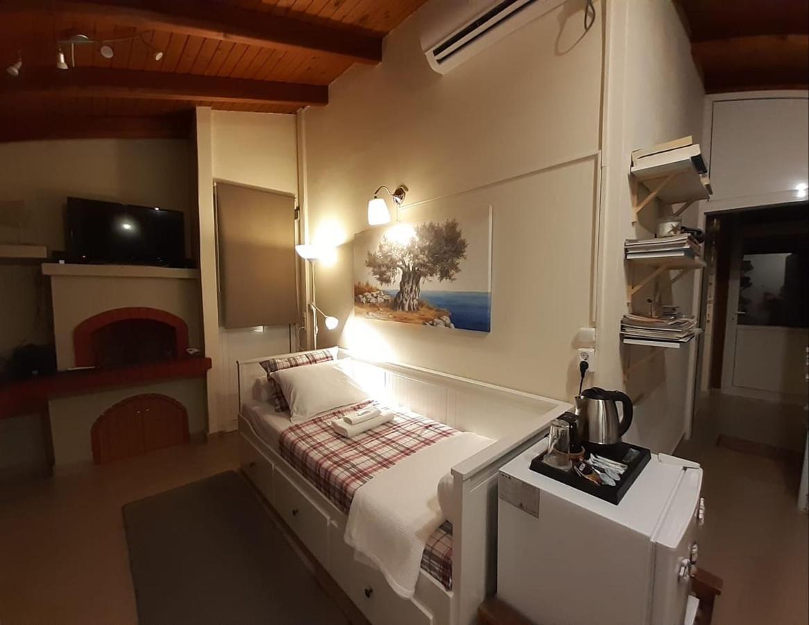 Cozy Apartments Near The Airport Artemida  Bagian luar foto