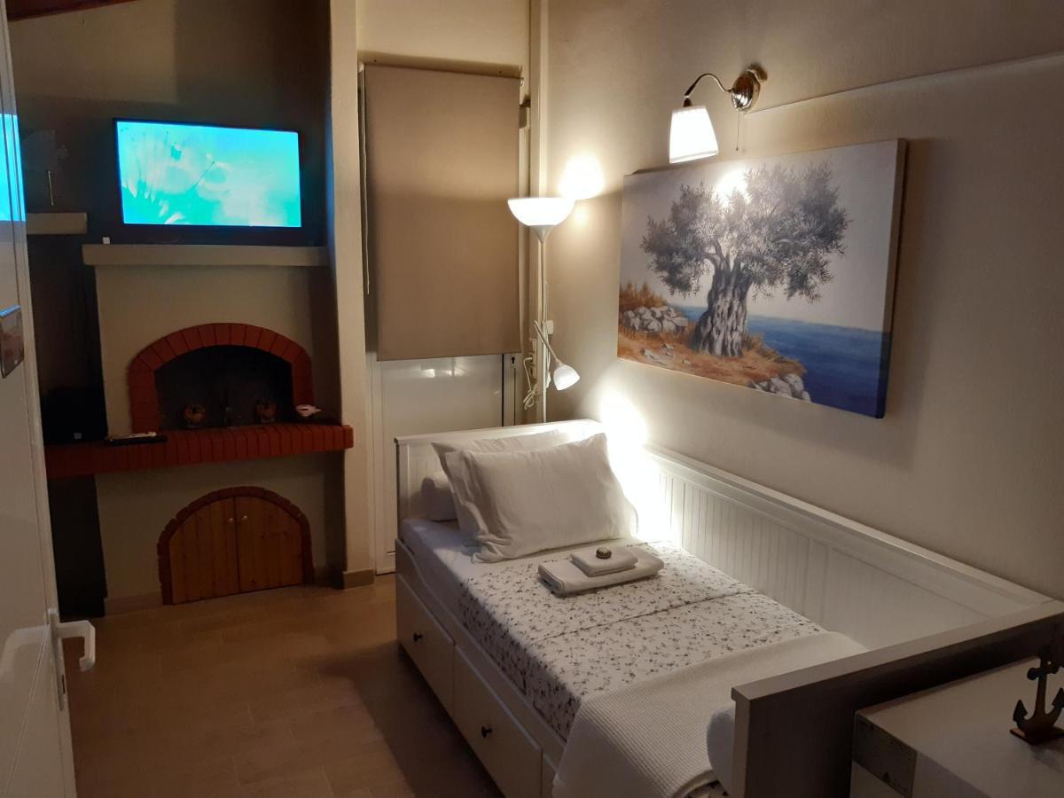 Cozy Apartments Near The Airport Artemida  Bagian luar foto