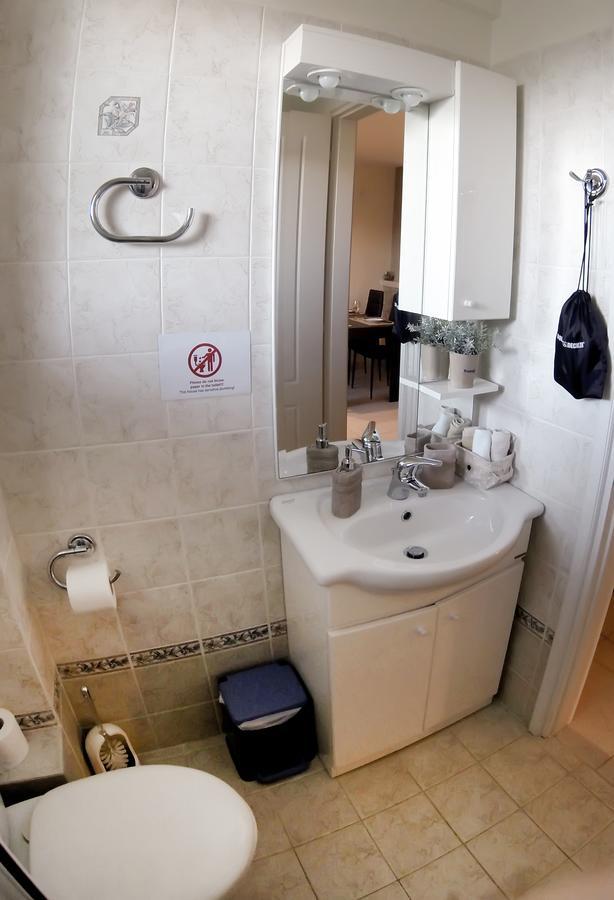 Cozy Apartments Near The Airport Artemida  Bagian luar foto