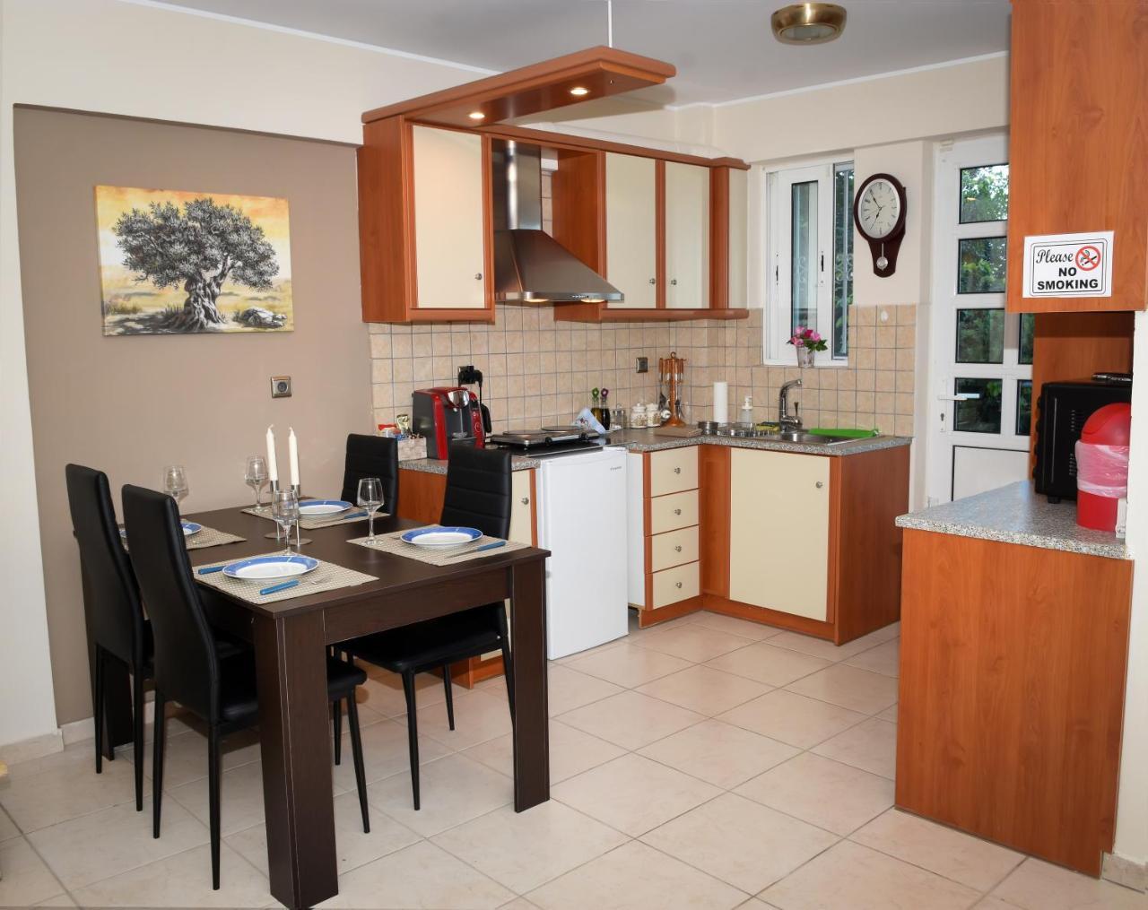 Cozy Apartments Near The Airport Artemida  Bagian luar foto